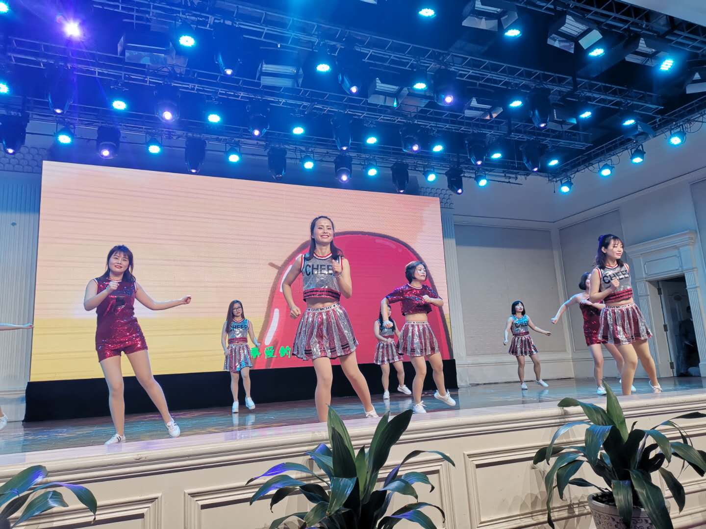 1549012760153339.jpg vip表演照片.jpg